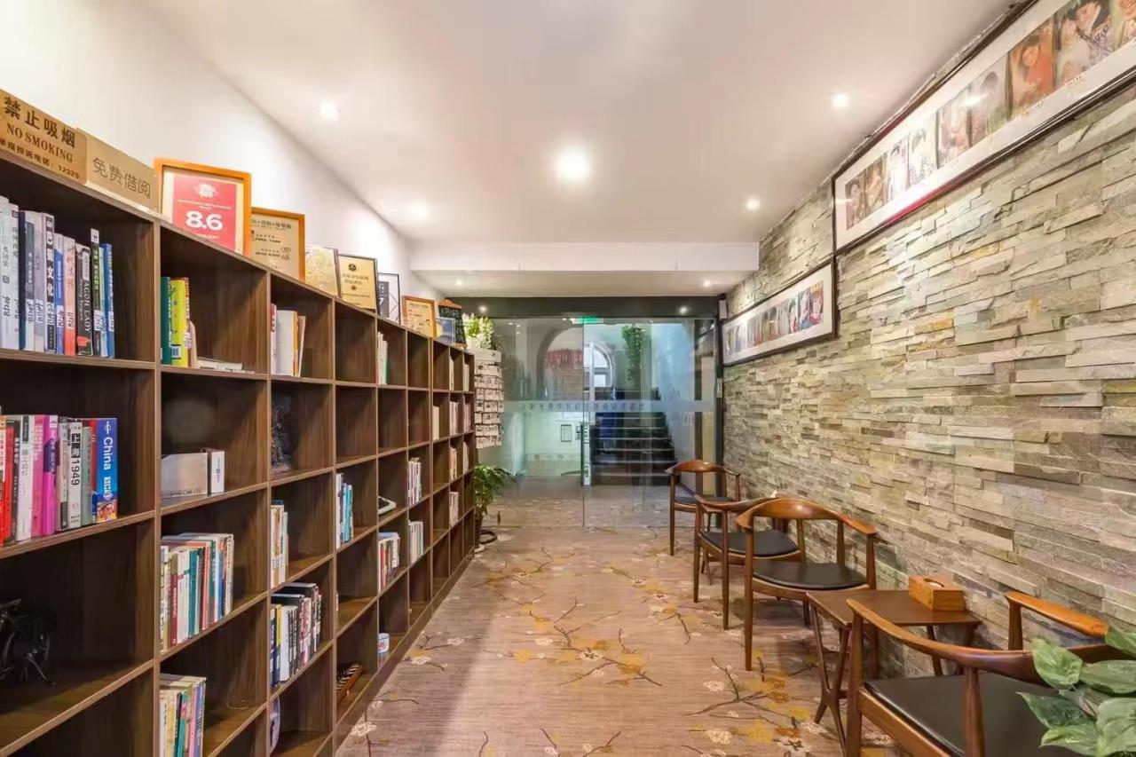 Nostalgia Hotel Beijing Guozijian Ghost Street - Near Beijing Lama Temple, Beihai Park, Jingshan Park, Drum Tower, Houhai Bar Street, Tian'Anmen Square, Located In Beijing Traditional Hutongs, 5 Minutes Away From Beixinqiao Metro Station Exterior foto